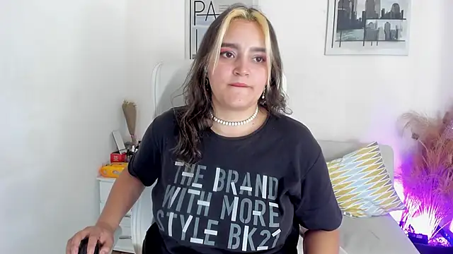 Snapshot of katy_giil chatting on March 17, 2025, 8:51 pm katy giil online show from March 17, 2025, 8:51 pm