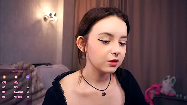DevonaBucher online show from October 13, 2025, 5:31 am