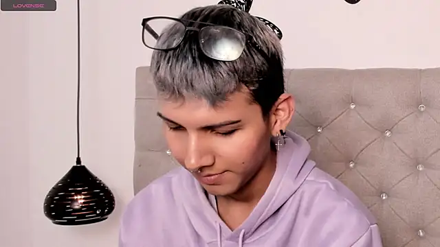 BethGrant 01 online show from February 27, 2025, 7:58 pm