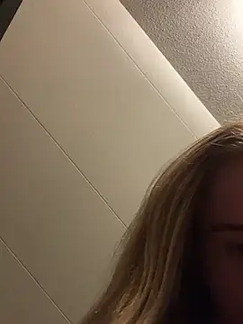 yourhornyslut online show from February 26, 2025, 8:36 pm