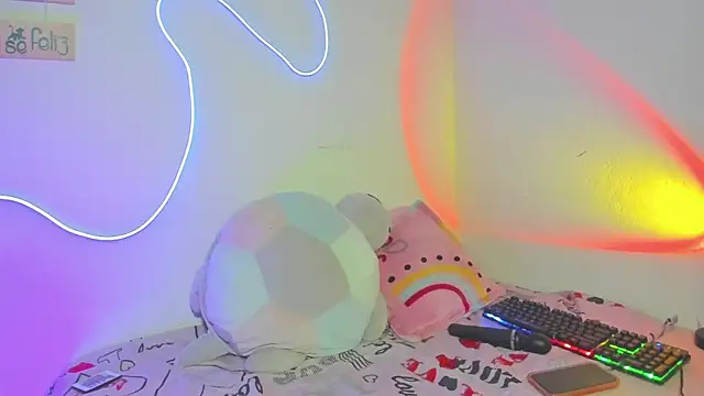 litle mily  online show from September 12, 2025, 8:41 pm