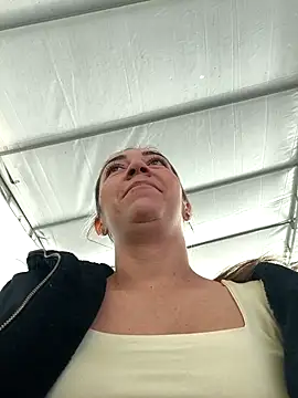 rachellboom online show from April 19, 2026, 6:10 pm