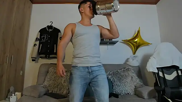 julian wallace online show from October 5, 2025, 8:21 pm