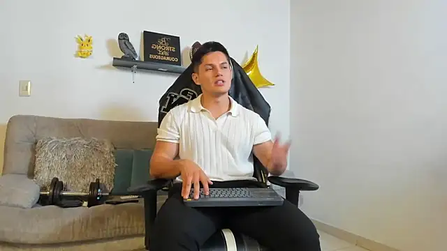 julian wallace online show from October 13, 2025, 12:56 am