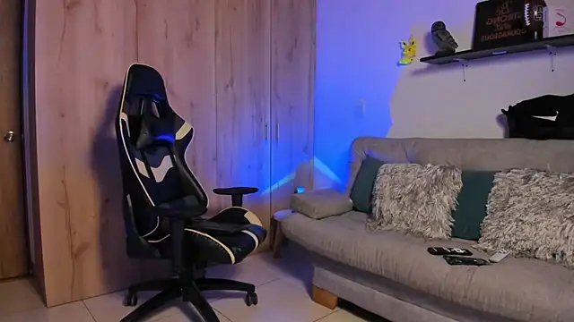 Snapshot of julian_wallace chatting on February 24, 2026, 2:40 pm julian wallace online show from February 24, 2026, 2:40 pm