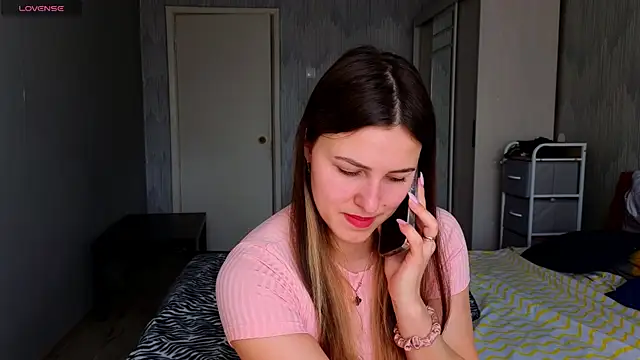 sophia euphoriaa online show from April 30, 2026, 6:42 am