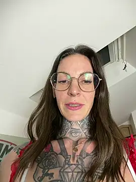 BrownieyQueen online show from February 5, 2026, 5:42 pm