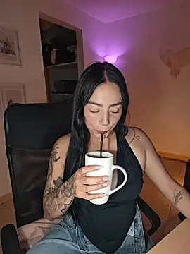 Snapshot of helena_smith chatting on June 12, 2026, 3:37 am helena smith online show from June 12, 2026, 3:37 am