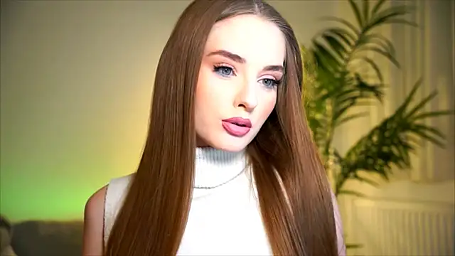 petitegonwiild online show from November 6, 2025, 8:46 pm