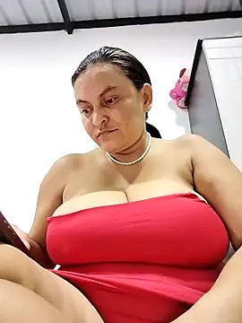 Snapshot of Horny-Mommy-Dirty chatting on February 21, 2026, 2:24 am Horny-Mommy-Dirty online show from February 21, 2026, 2:24 am