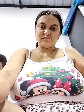 Snapshot of Horny-Mommy-Dirty chatting on February 4, 2026, 2:28 am Horny-Mommy-Dirty online show from February 4, 2026, 2:28 am