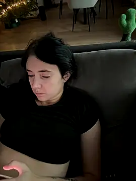 Lena Lang online show from December 14, 2025, 1:28 pm