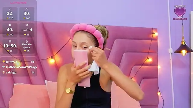 Snapshot of Beautifulskinny18 chatting on February 20, 2026, 8:11 pm Beautifulskinny18 online show from February 20, 2026, 8:11 pm