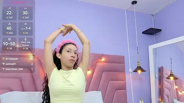 Snapshot of Beautifulskinny18 chatting on December 4, 2025, 8:19 pm Beautifulskinny18 online show from December 4, 2025, 8:19 pm