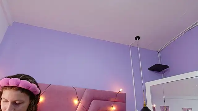 Snapshot of Beautifulskinny18 chatting on February 10, 2026, 7:57 pm Beautifulskinny18 online show from February 10, 2026, 7:57 pm