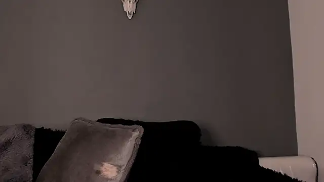 Snapshot of Aliz01 chatting on December 24, 2024, 2:10 am Aliz01 online show from December 24, 2024, 2:10 am