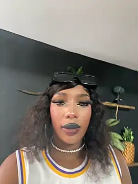 TIFFANYYSTAR online show from October 25, 2025, 1:56 pm