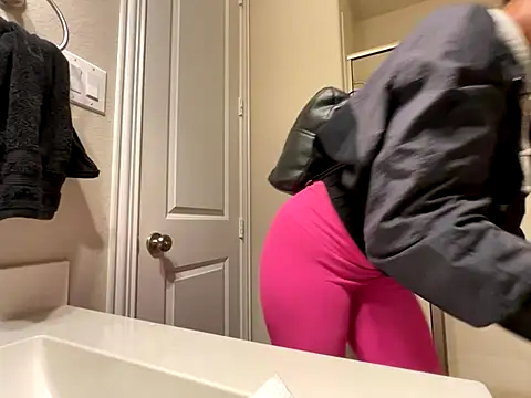 wynterheat online show from December 3, 2025, 8:03 am