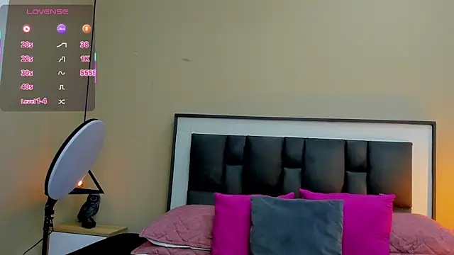 Snapshot of Ayla_martinez chatting on September 23, 2025, 2:07 am Ayla martinez online show from September 23, 2025, 2:07 am