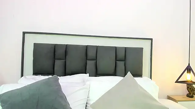 Ayla martinez online show from November 3, 2025, 1:33 am