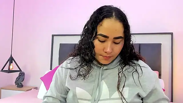Snapshot of Ayla_martinez chatting on October 6, 2025, 2:02 am Ayla martinez online show from October 6, 2025, 2:02 am