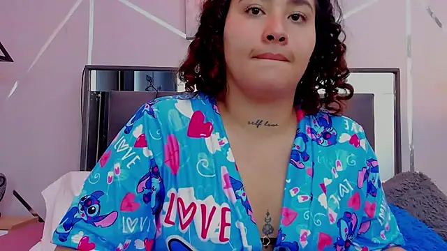 Snapshot of Ayla_martinez chatting on February 26, 2025, 7:02 am Ayla martinez online show from February 26, 2025, 7:02 am