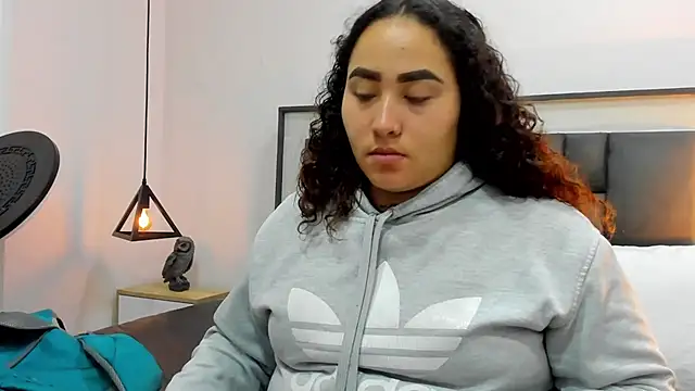 Snapshot of Ayla_martinez chatting on October 5, 2025, 2:35 am Ayla martinez online show from October 5, 2025, 2:35 am