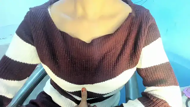 aarjulove online show from December 18, 2025, 12:20 pm