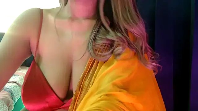 Snapshot of chhui_mui chatting on October 2, 2025, 9:56 am chhui mui online show from October 2, 2025, 9:56 am