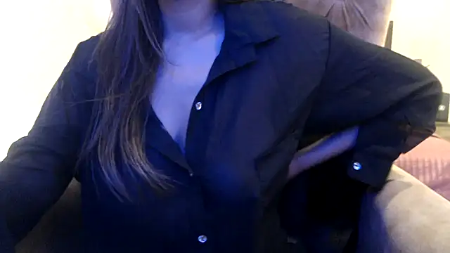 Snapshot of chhui_mui chatting on February 20, 2025, 5:52 pm chhui mui online show from February 20, 2025, 5:52 pm