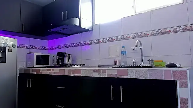 Emma-evans online show from October 31, 2025, 2:46 pm