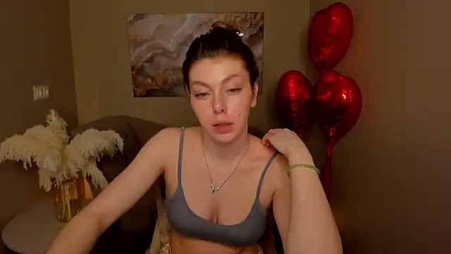 Snapshot of MollyMeltorr chatting on February 7, 2026, 11:40 am MollyMeltorr online show from February 7, 2026, 11:40 am