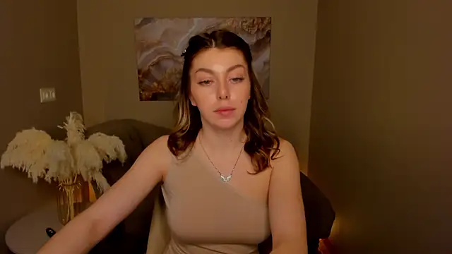 Snapshot of MollyMeltorr chatting on February 2, 2026, 4:33 am MollyMeltorr online show from February 2, 2026, 4:33 am