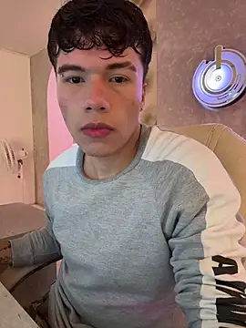 Logan smith1 online show from October 19, 2025, 5:37 pm