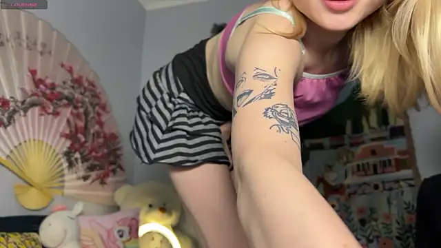 dollfromvenus online show from May 30, 2026, 1:17 pm