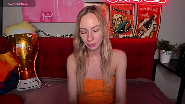 Snapshot of Diana_Garrett chatting on September 25, 2025, 1:44 am Diana Garrett online show from September 25, 2025, 1:44 am