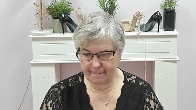 IrisDream online show from February 19, 2026, 7:05 am