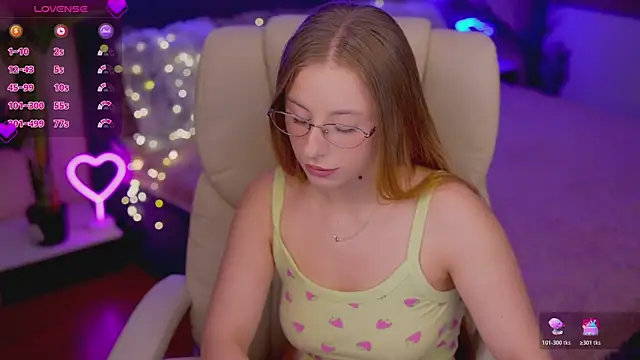 SilverrMoon online show from November 15, 2025, 2:32 pm