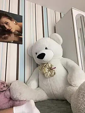 Liya my online show from February 5, 2026, 8:37 pm