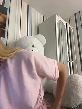 Liya my online show from September 22, 2025, 7:09 pm