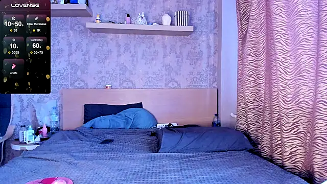 purebeautie13 online show from January 12, 2025, 11:07 am