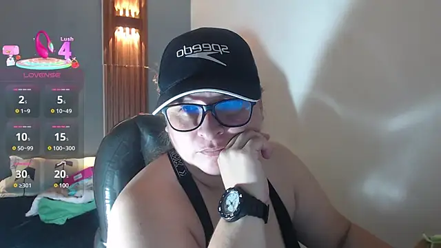 Snapshot of katty_femdom chatting on March 11, 2025, 12:39 pm katty femdom online show from March 11, 2025, 12:39 pm