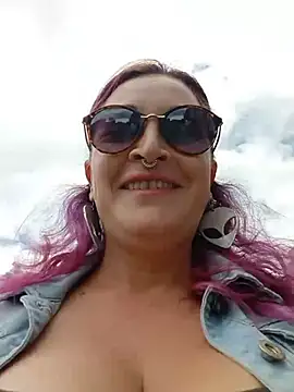 Snapshot of sophie_banger chatting on May 31, 2026, 5:40 pm sophie banger online show from May 31, 2026, 5:40 pm