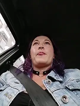 sophie banger online show from April 17, 2026, 9:06 pm