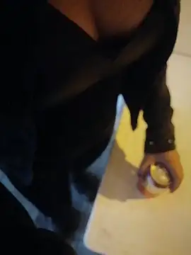 sophie banger online show from December 13, 2025, 8:04 pm