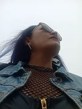 sophie banger online show from February 7, 2026, 7:22 pm