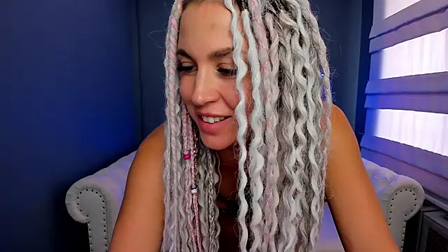 Snapshot of rock_n_roxy chatting on March 13, 2025, 9:54 am rock n roxy online show from March 13, 2025, 9:54 am