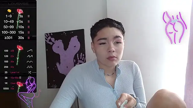 TRIXIE TANG28 online show from March 8, 2025, 7:31 pm