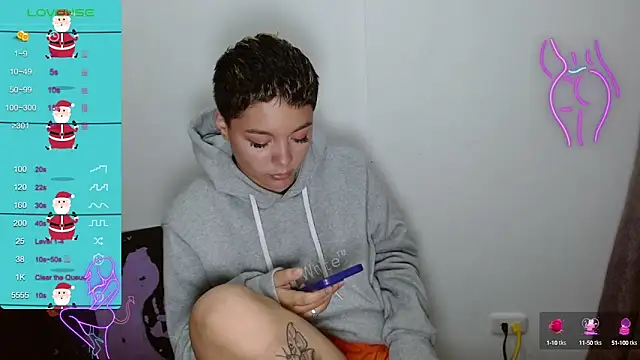 TRIXIE TANG28 online show from January 28, 2025, 2:21 am