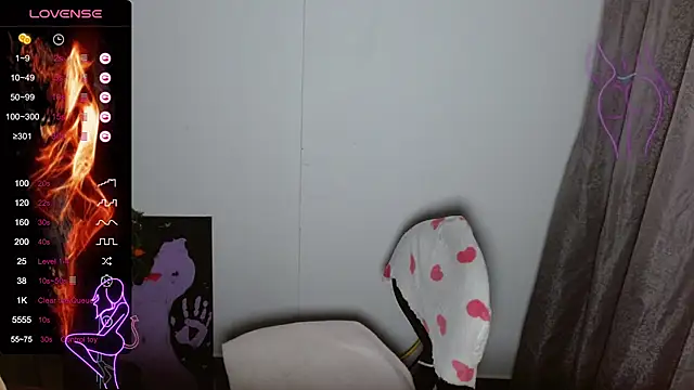 TRIXIE TANG28 online show from February 15, 2025, 2:26 am